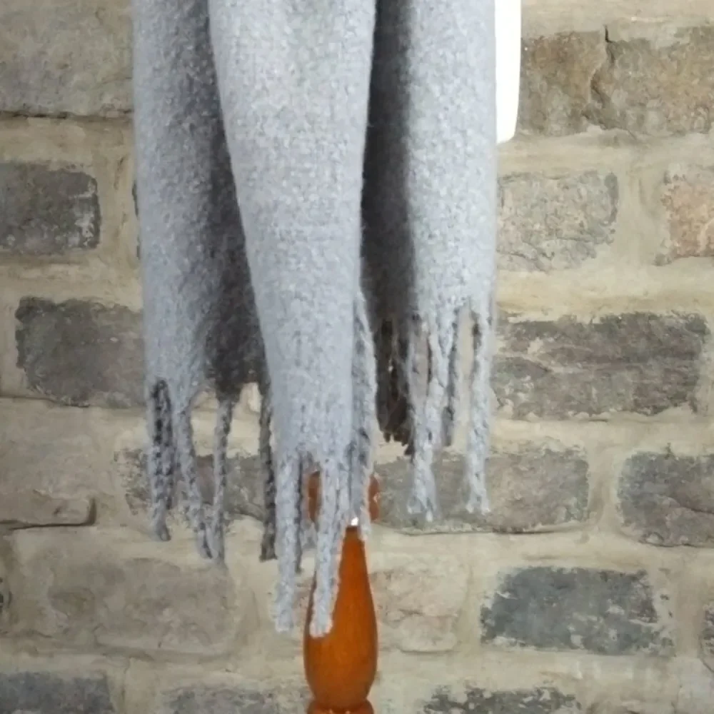 Gray‎ wrap fringe soft 20x72